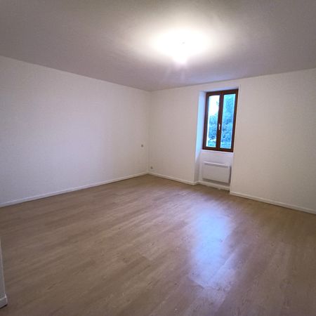 Location Appartement 3 pièces 79m² HAGETMAU 40700 - Photo 3