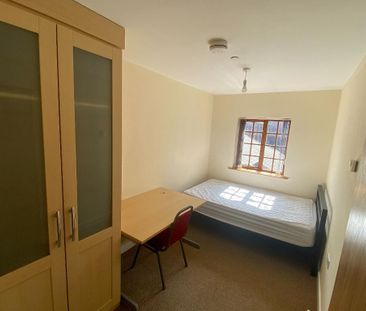 4 bedroom flat to rent - Photo 5