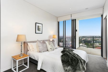 Stunning, luxuriously appointed apartment in the heart of St Leonards - Photo 3