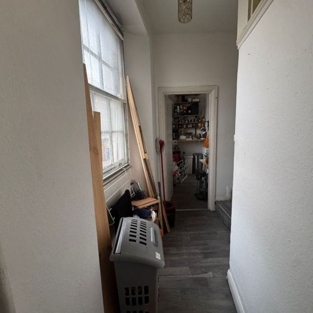 Deptford Broadway, London - Photo 1