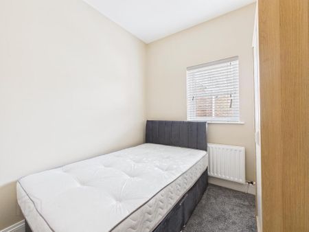 71 Sandhurst Gardens, Belfast, BT9 5AX - Photo 3