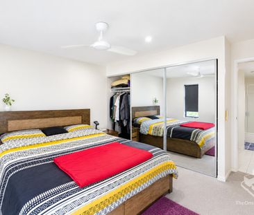 VERY RARE! Spacious 3-Bedroom Apartment with 2 Bathrooms & 2 Car Sp... - Photo 5