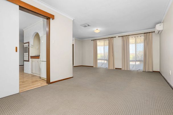 24 Tangney Crescent, Kardinya. - Photo 1