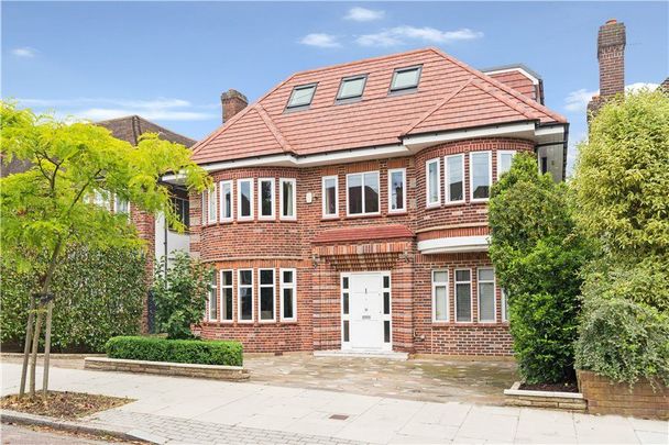 7 Bedroom Detached To Let - Photo 1