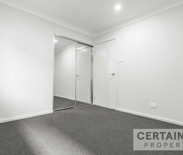 Lovely 4 Bedroom 2 Bathroom Home in Edgeworth! - Photo 3