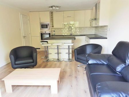 3 bedroom apartment to rent - Photo 5