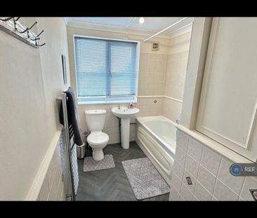 4 bedroom flat to rent - Photo 5