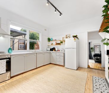 3 Bedroom Home Close to Town Centre - Photo 6