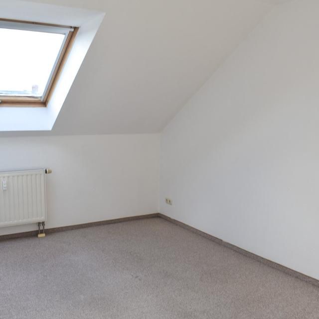 Loftartige Dachgeschosswohnung - 3 Zimmer - Aufzug - Photo 1