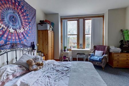 3 bedroom flat to rent - Photo 4