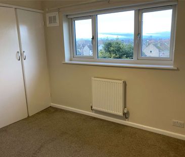 Two bedroom mid-terrace property found in good order throughout. - Photo 6