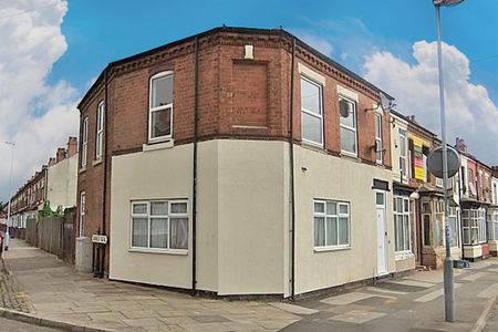 1 bedroom in a house share to rent - Photo 4