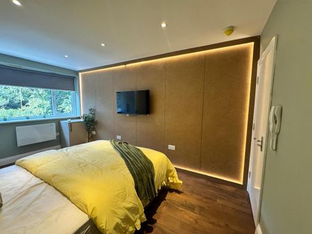 6 bedroom terraced house to rent - Photo 4