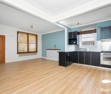 Charming Home in Sought-After Turvey Park - Photo 2