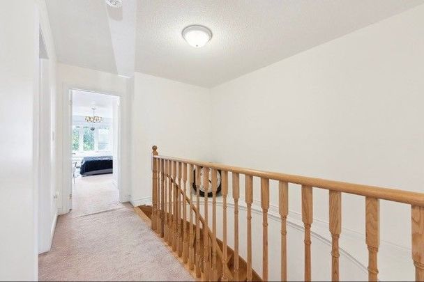 For Lease - 20 Mack Clement Lane, Richmond Hill, Ontario - Photo 1