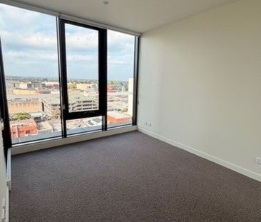 Welcome to THE LONSDALE - Photo 3