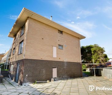 1- Bedroom 1- Bathroom Apartment in Stirling! - Photo 6
