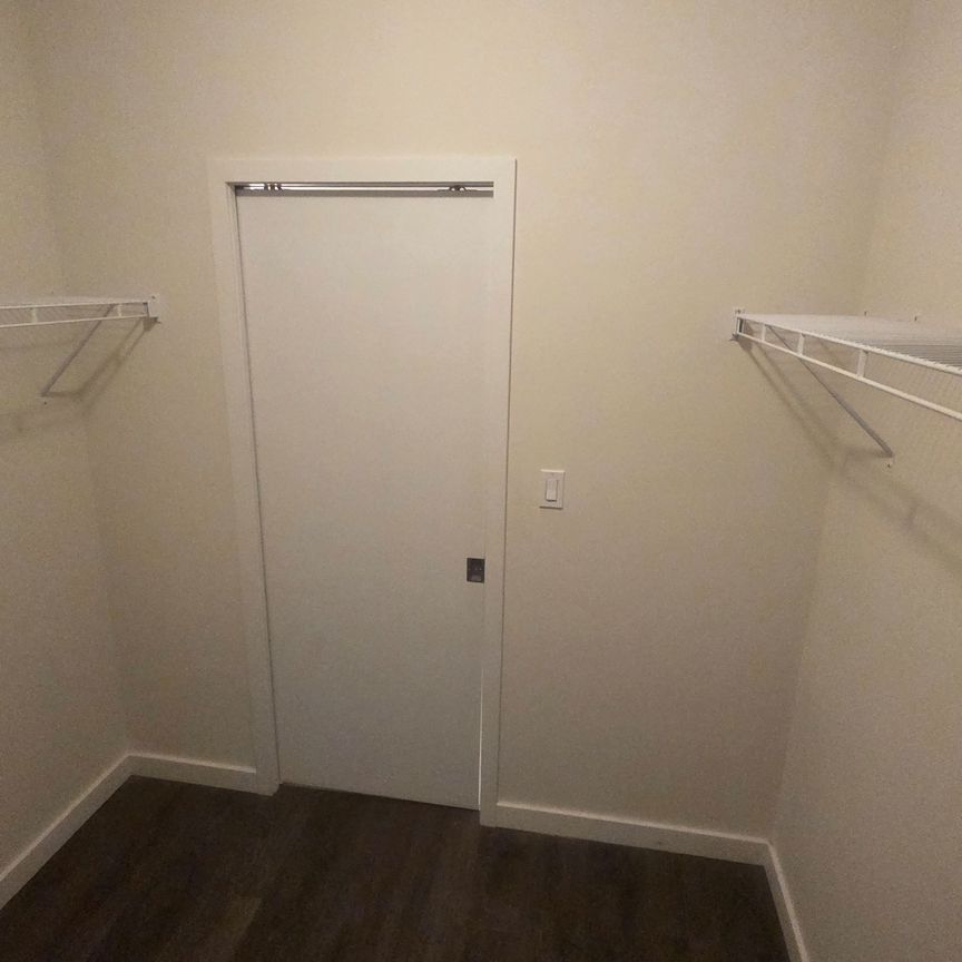 For Lease - 690 King Street Unit# 221, Kitchener, Ontario - Photo 1