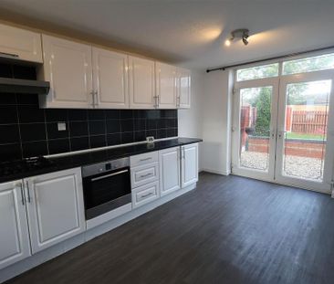 3 bedroom end of terrace house to rent - Photo 5