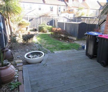 2 bedroom flat to rent - Photo 6