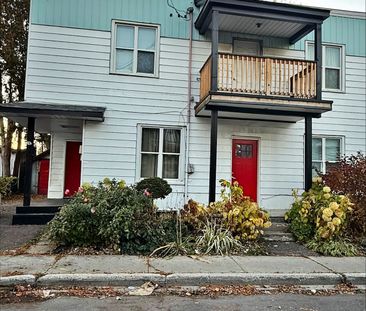 For Lease - 262 EMOND Street Unit# B, Vanier and Kingsview Park, On... - Photo 4