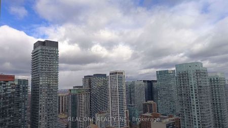 Quantum North Tower Lofts , #3812 - Photo 2