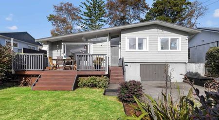 Sunny 3 Bed home, in zone of Glendowie College - Photo 5