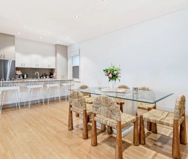 Stylish Beachfront Apartment – In the Heart of Henley Beach - Photo 6