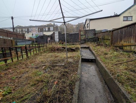 3 bedroom terraced house to rent - Photo 3