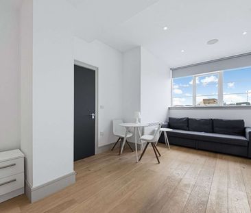 A Spacious, bright, open plan Studio flat with separate bedroom are... - Photo 1