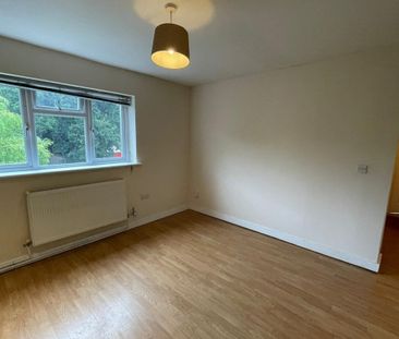 Bournemouth Road, Chandler's Ford, EASTLEIGH - Photo 2