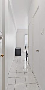 STUDIO SPACIEUX AVEC VUE SUR UN LUXURIANT JARDIN PRIVÉ RENOVE - Photo 4