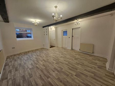 2 bedroom ground floor flat to rent - Photo 2