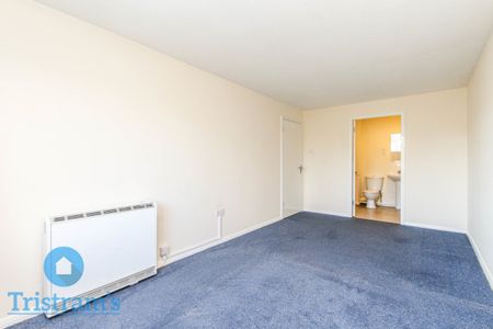 References Pending - 2 bed Apartment - Photo 4
