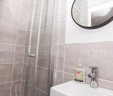 4 bedroom terraced house to rent - Photo 1