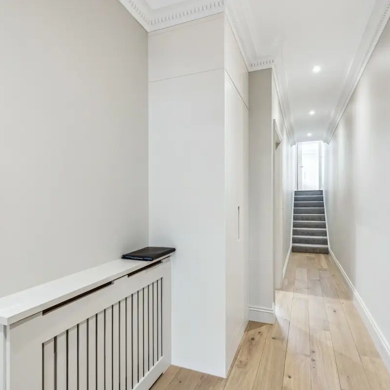 2 bedroom flat in London - Photo 1