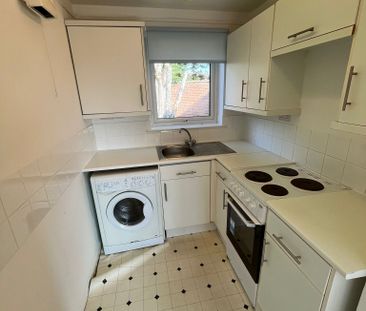 1 bed flat to rent in James Close, Wivenhoe - Photo 1