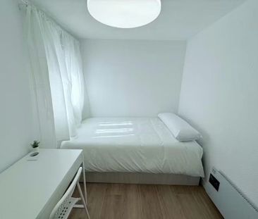 Calle del Puerto del Bruch, Madrid, Community of Madrid 28031 - Photo 2