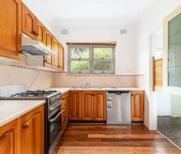 Light-Filled Home Opposite Boronia Park - Photo 4
