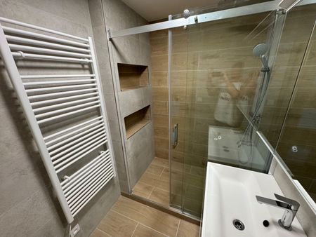 Pronájem bytu 3+1 • 67 m² bez realitkyKurkova, Praha - Kobylisy - Photo 3