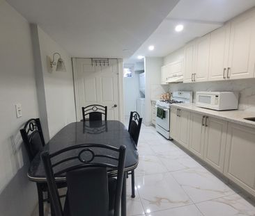 For Lease - 889 Blairholm Avenue Unit# main, Mississauga, Ontario - Photo 6