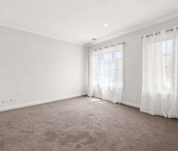 Charming Family Home in a Thriving Location - Photo 1