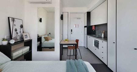 Premium Studio Apartment - Photo 2