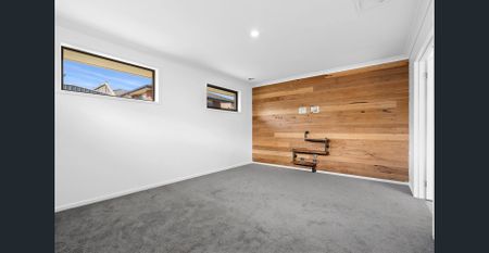 Stunning & Spacious Family Home - Photo 4