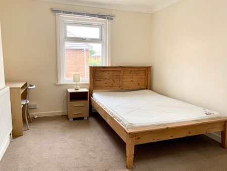 AVON ROAD, CHARMINSTER (P01268) - Photo 5