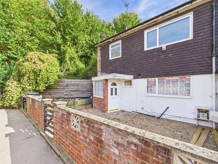 Underwood, New Addington, CR0 - Photo 2