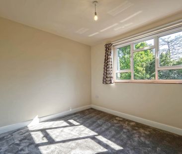 2 Bed Flat, Beechwood Close, N2 - Photo 2