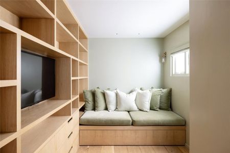 3 bedroom end of terrace house to rent - Photo 3