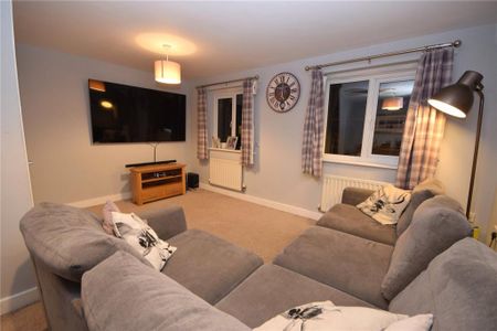 4 bedroom terraced house to rent - Photo 2