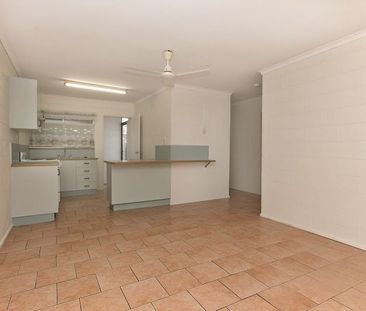 2/9 Hall Street, Kirwan - Photo 1